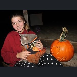 Meet your Posher, Ali